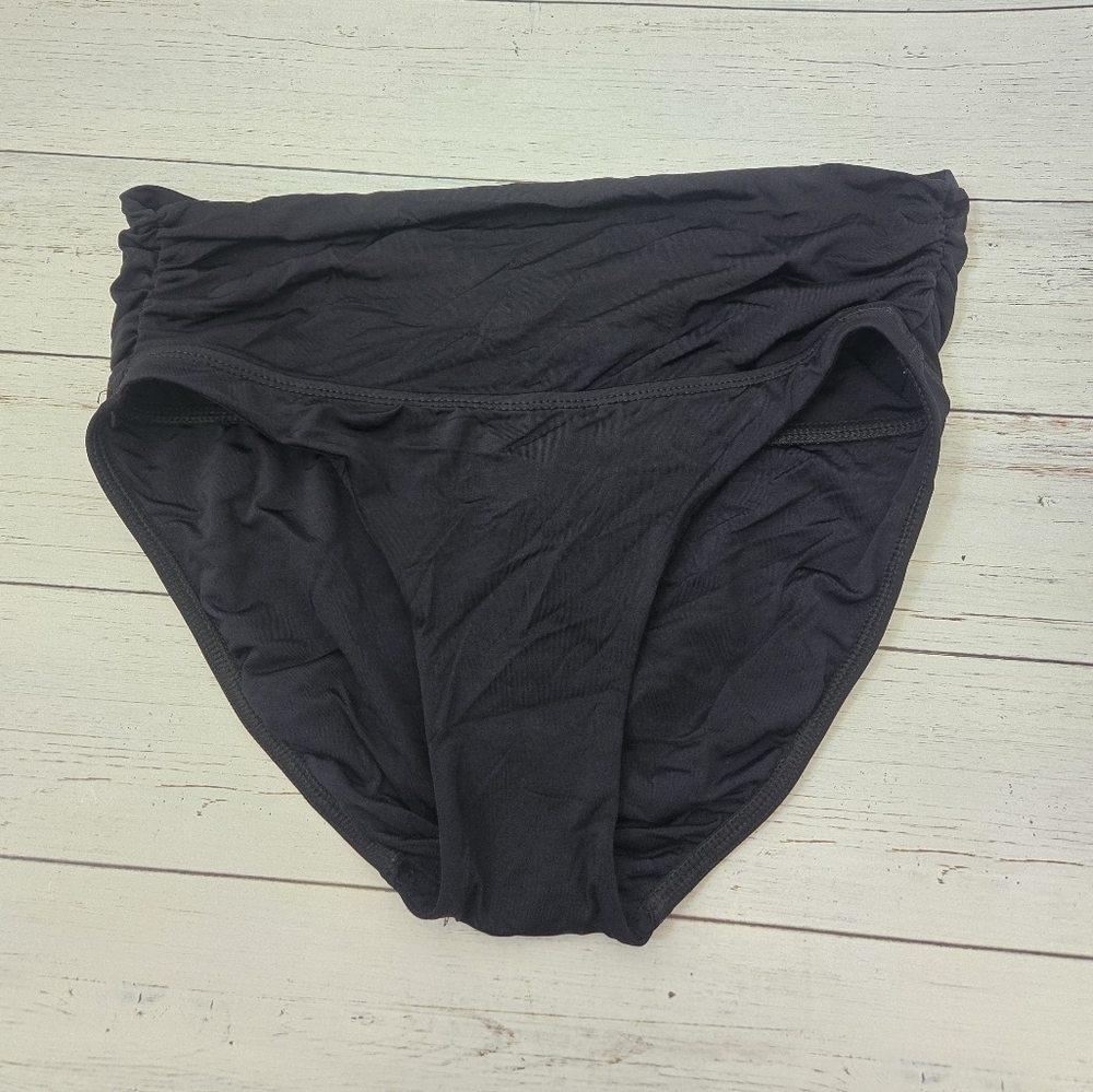 NWT Vitamin A Mid Rise Moderate Coverage Swim Bottoms Black Medium